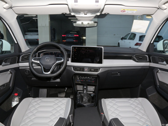 VW Tayron Deluxe Plus Advanced 330TSI